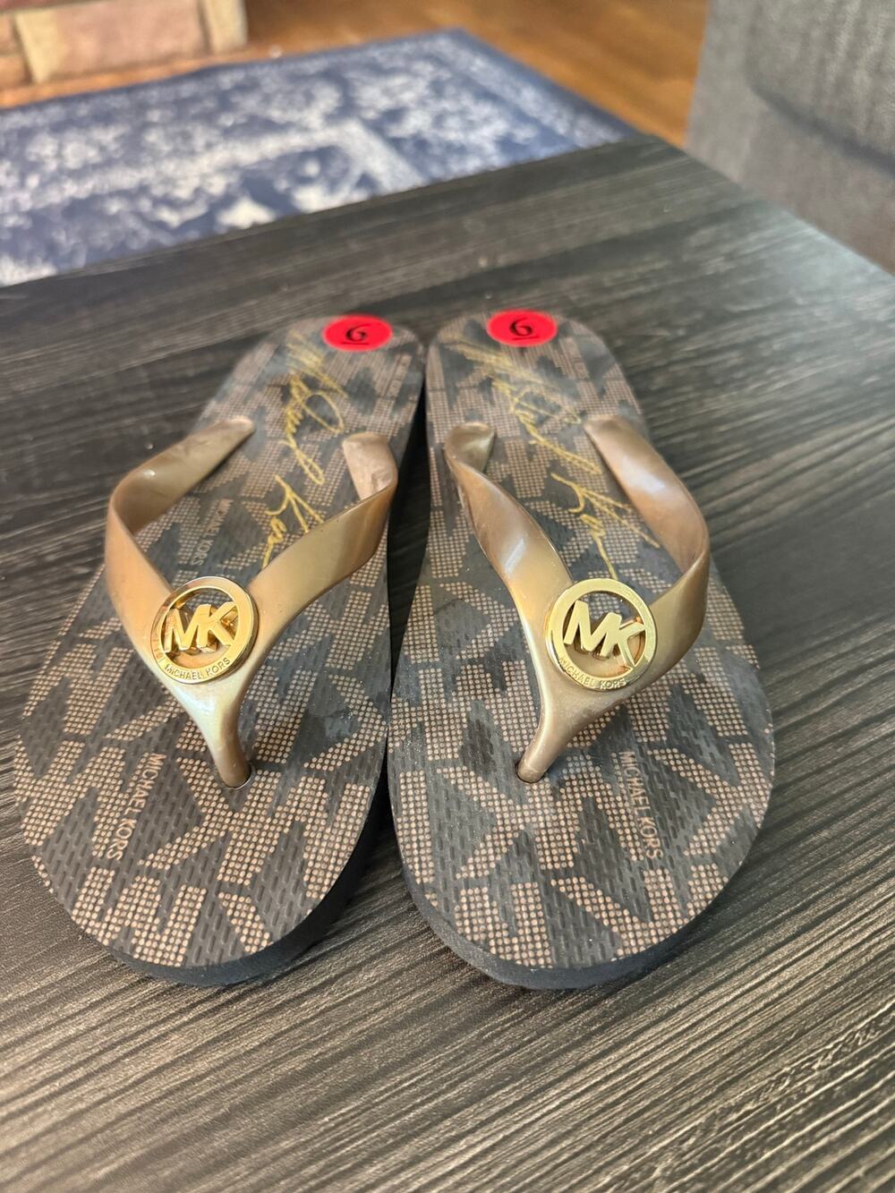 NWOTMichael Kors Bedford Brown & Gold Signature MK Logo Flip Flop Sandals Size 6